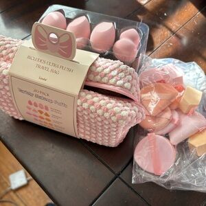 Pink/Wht Makeup Puff & Sponge Travel Bag 21 pcs total BNIB 2+item BUNDLE=15% OFF